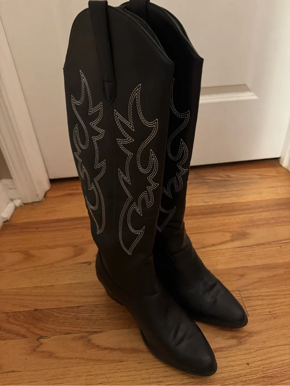 Black Western Tall Stitch-Detail Boots & HAT